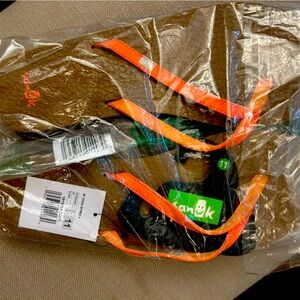 NIB sanuk flip flops